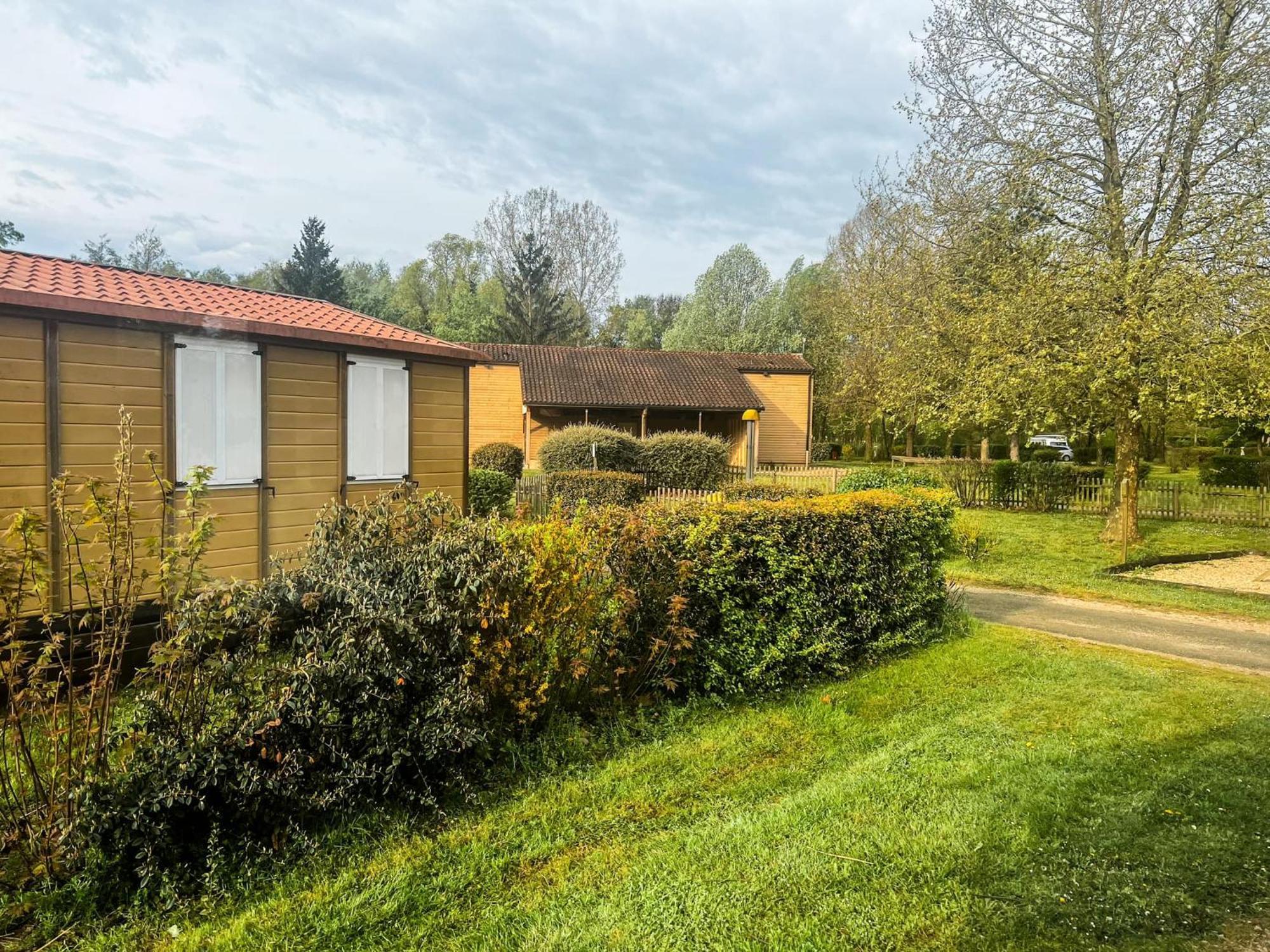 Onlycamp Camping Le Champ D'Ete Reyssouze Exteriör bild