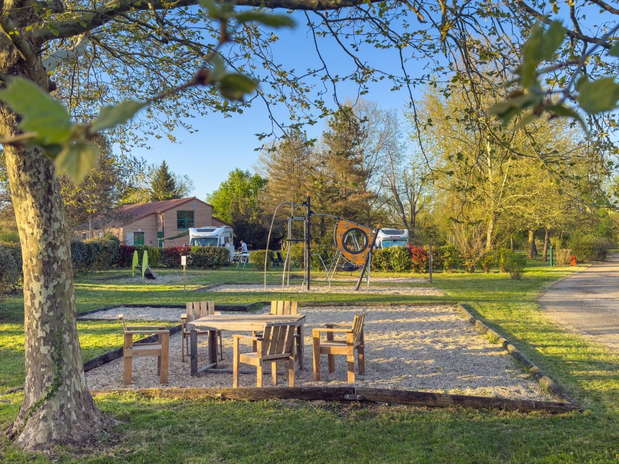 Onlycamp Camping Le Champ D'Ete Reyssouze Exteriör bild